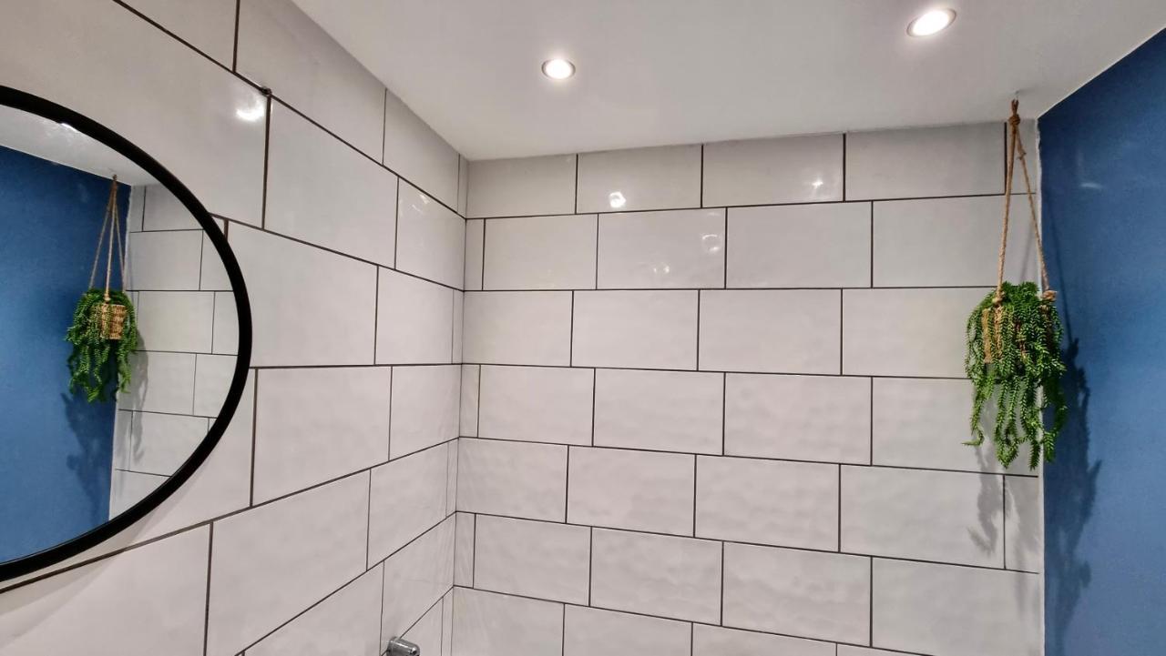 Quay House By Switchback Stays With Free Parking Кардиф Екстериор снимка